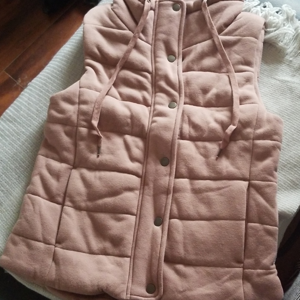 Button down vest